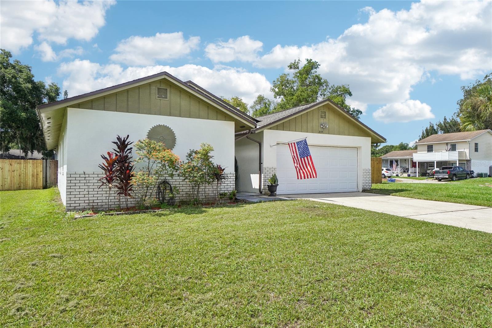 Image 2 of 39 For 210 Sweetgum Court