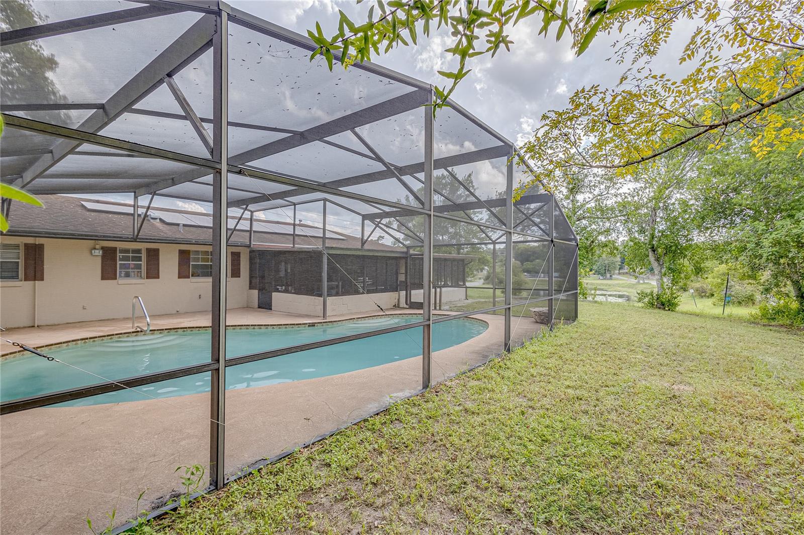 Image 4 of 24 For 1522 Gainesville Drive