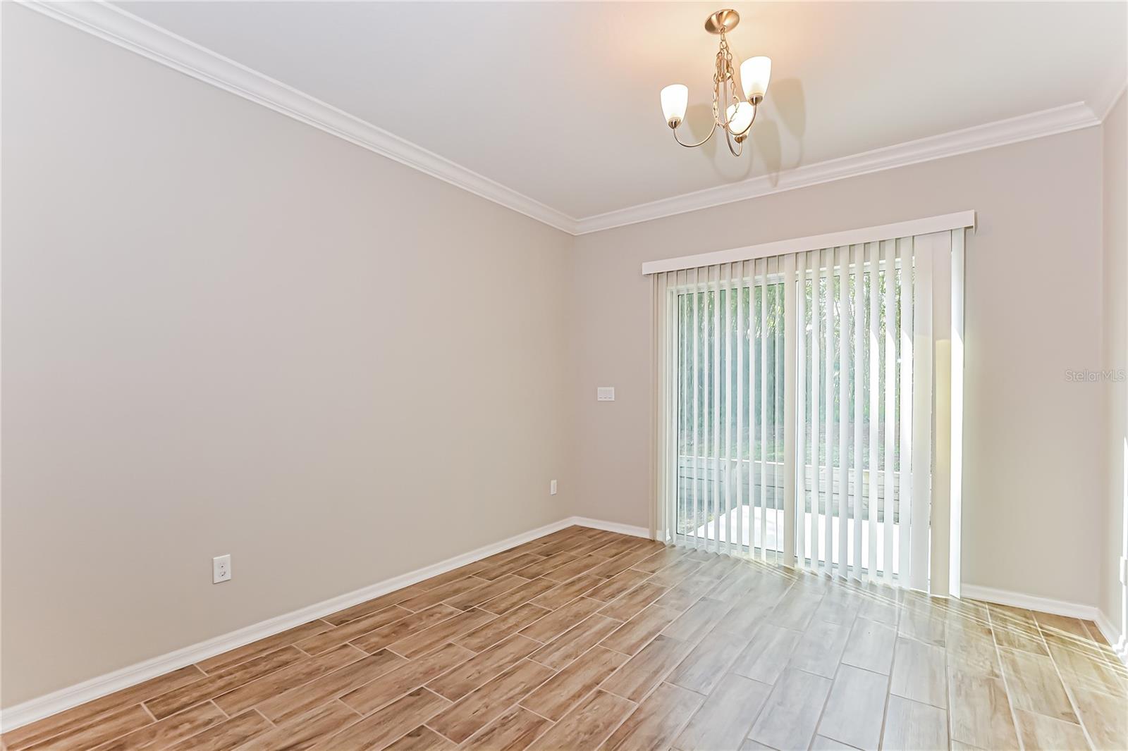 Image 6 of 16 For 103 Hurst Court