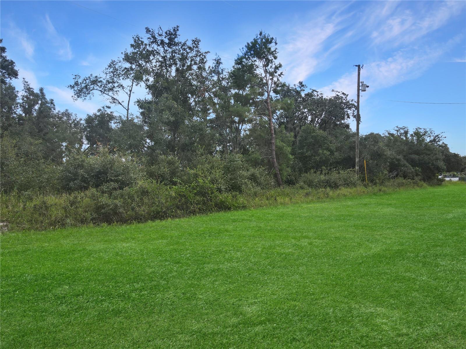Listing photo id 0 for 2740 Kenora Road