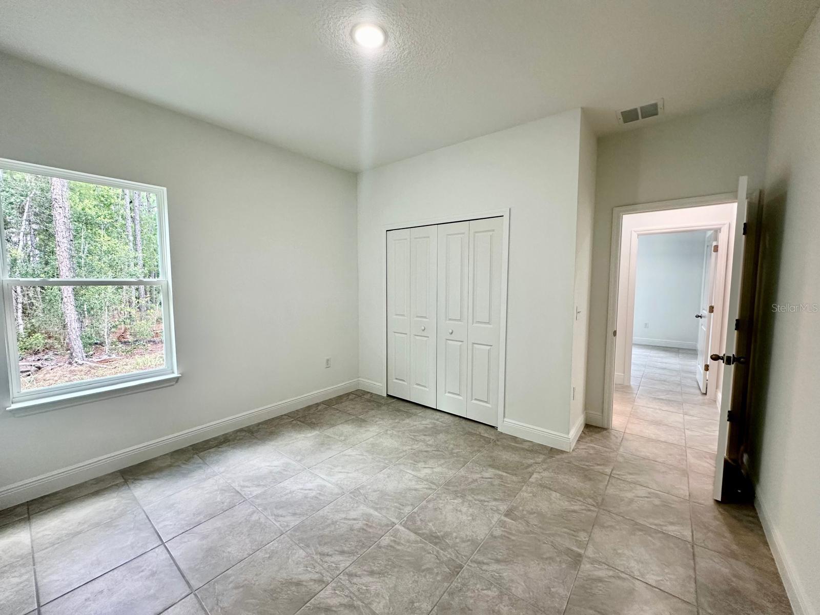 Listing photo id 11 for 1014 Citrus Springs Boulevard