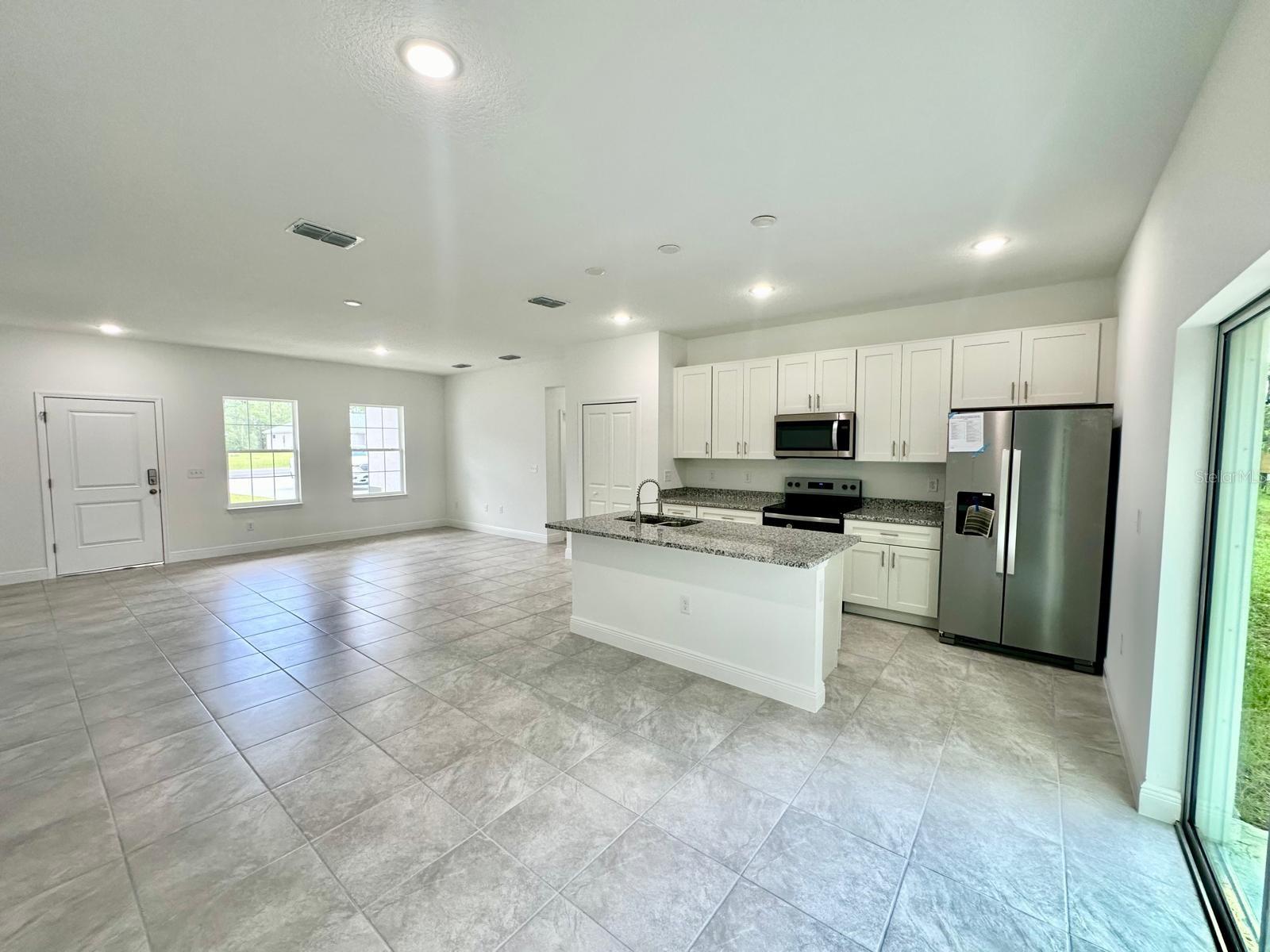 Listing photo id 2 for 1014 Citrus Springs Boulevard