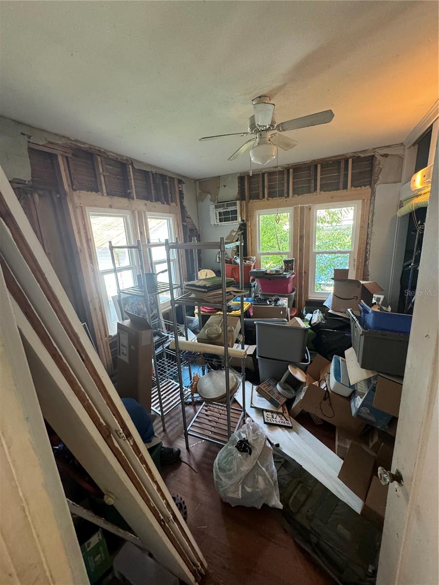 Image 8 of 15 For 522 Park Street