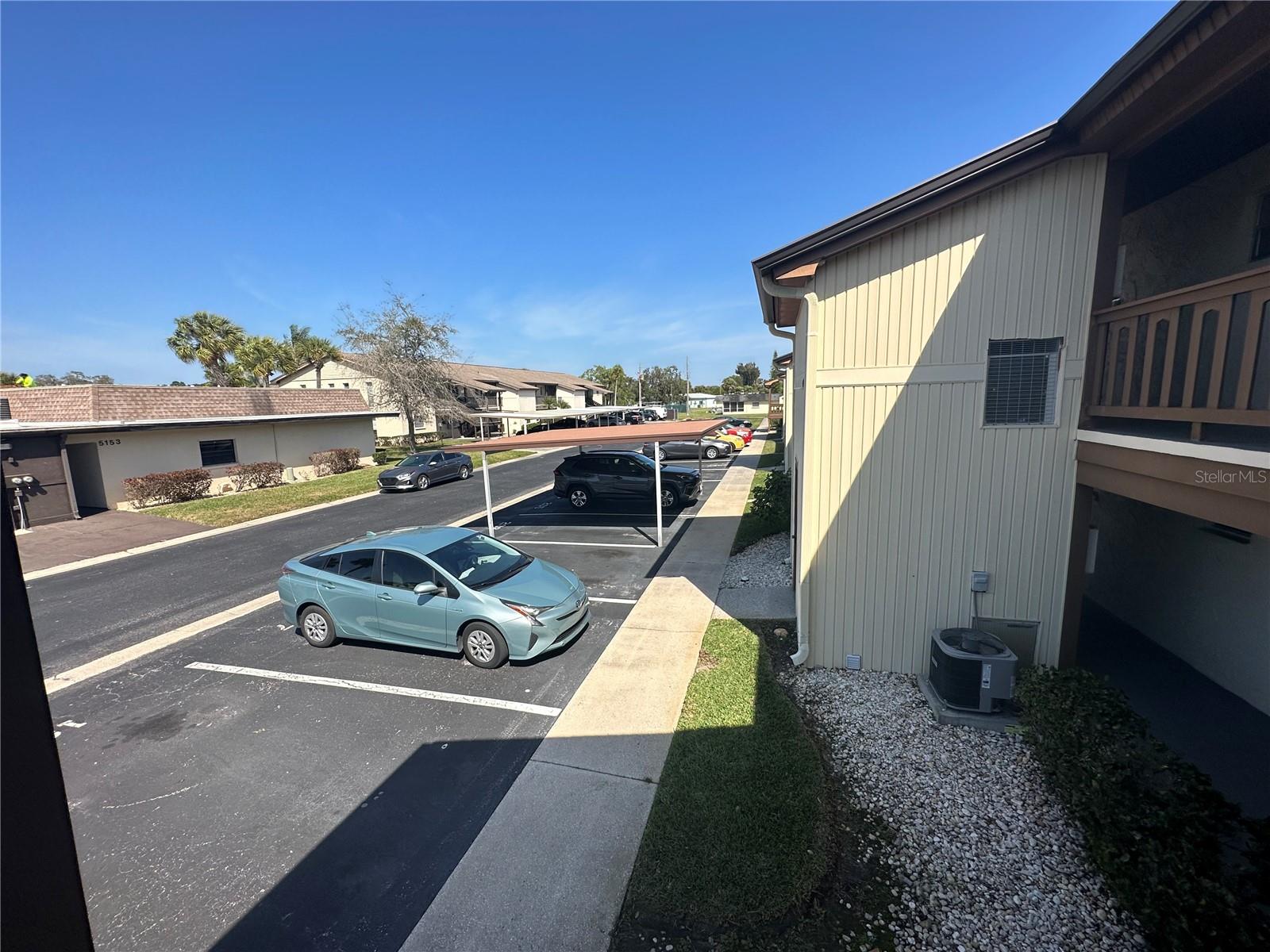 Listing photo id 9 for 5154 Turquoise Lane 206