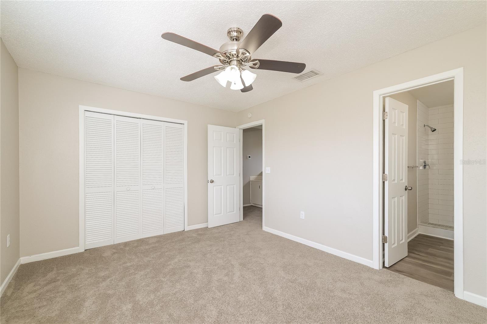 Image 11 of 17 For 669 Lake Dexter Circle