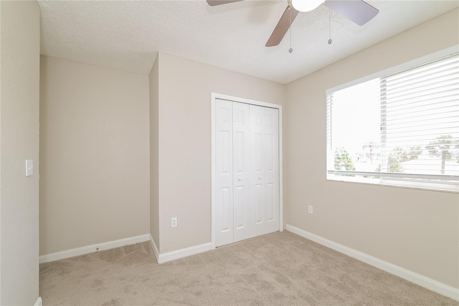 Image 13 of 17 For 669 Lake Dexter Circle
