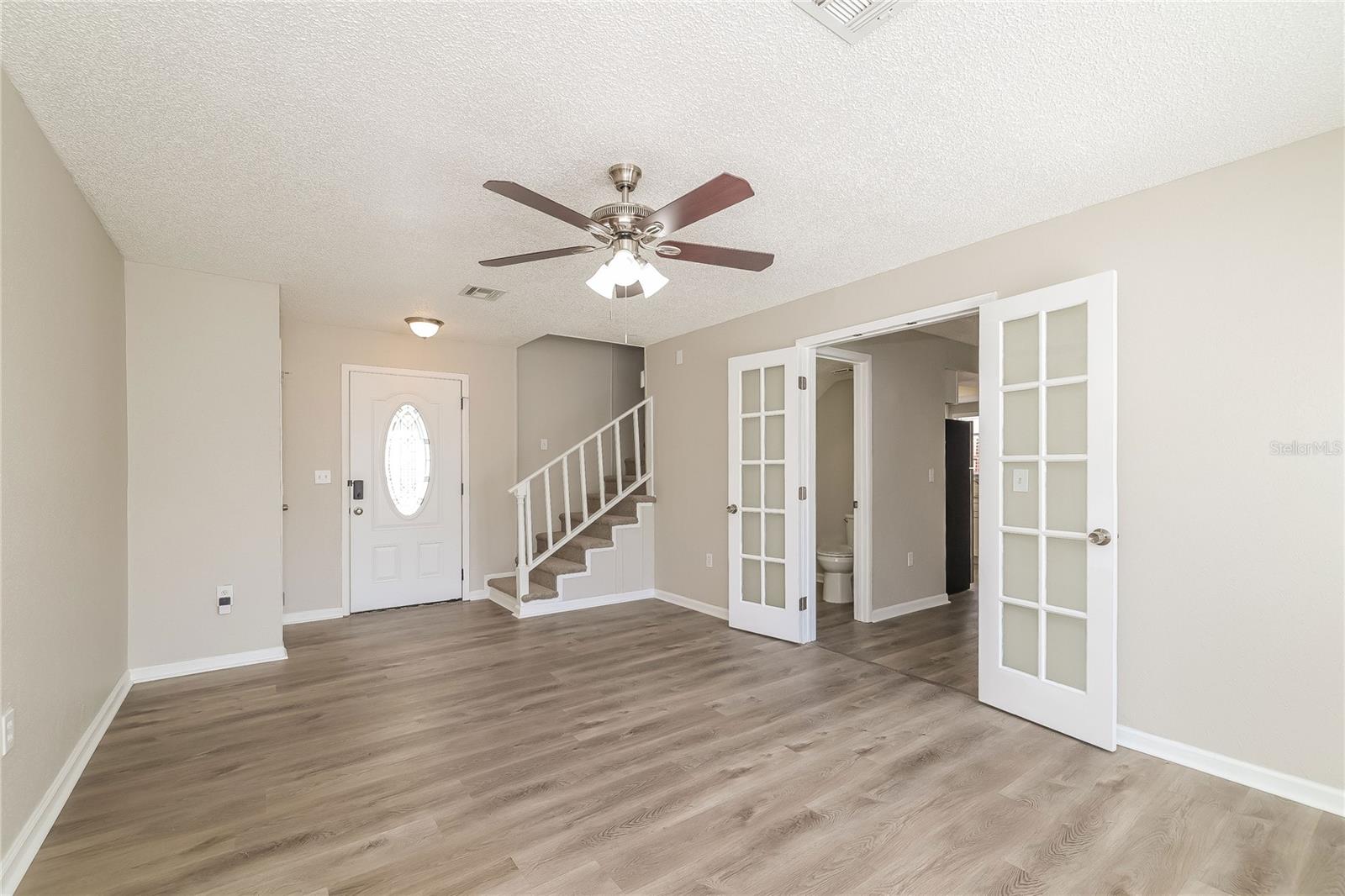 Image 4 of 17 For 669 Lake Dexter Circle