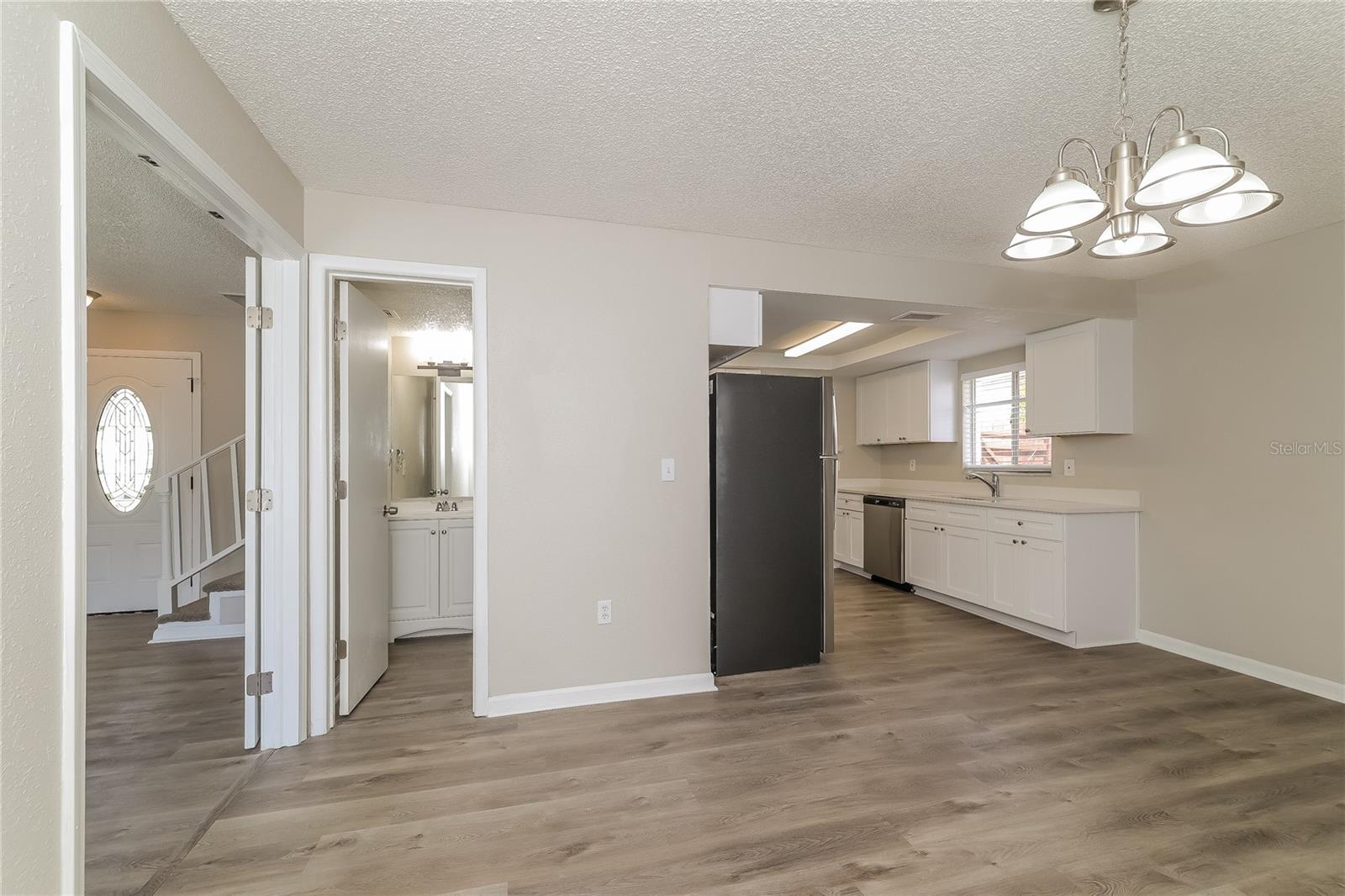 Image 6 of 17 For 669 Lake Dexter Circle