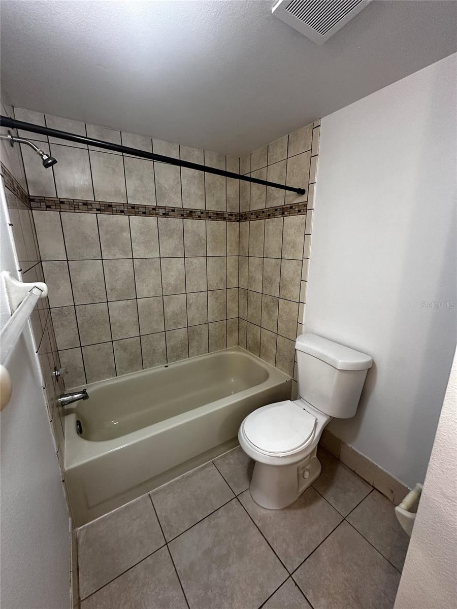 Listing photo id 8 for 12041 Environmental Drive 4