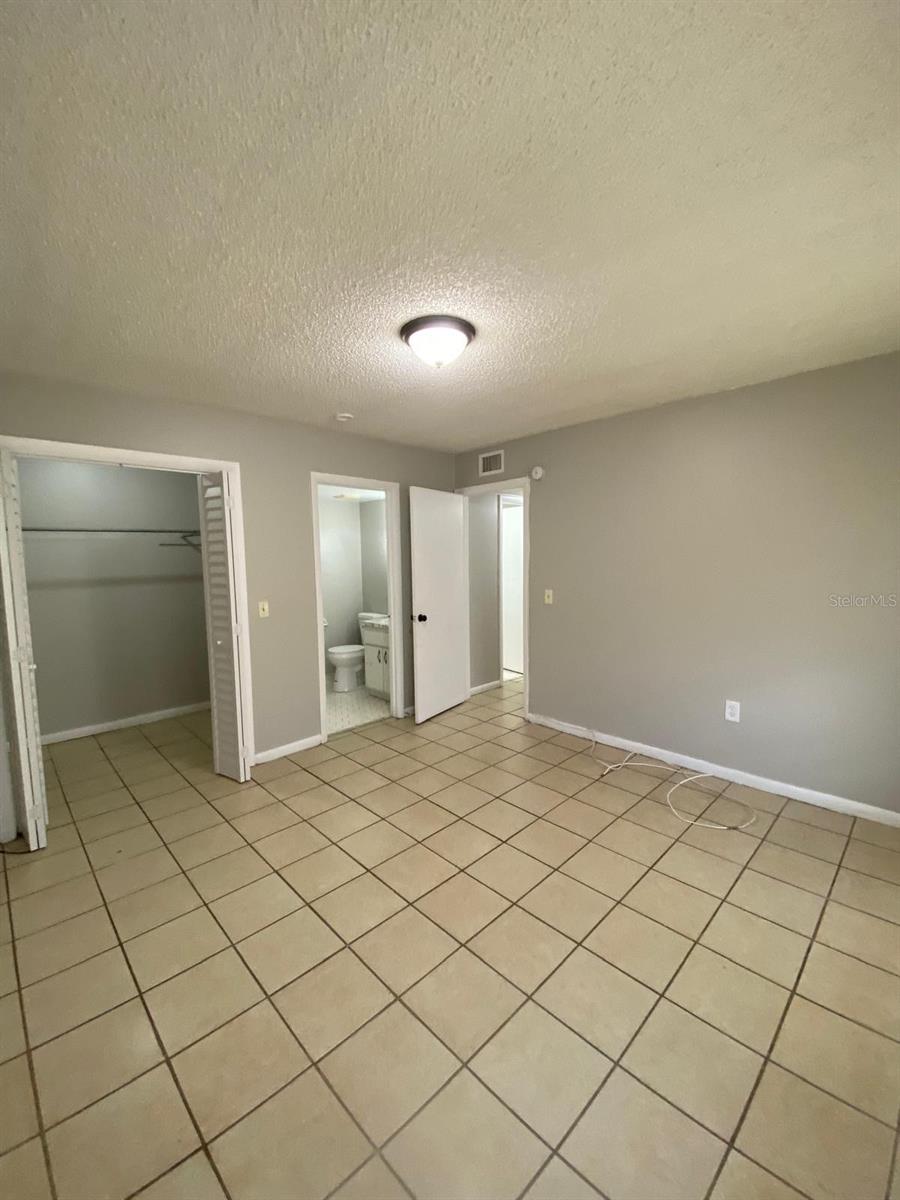 Image 11 of 11 For 650 Avenue J Nw 202