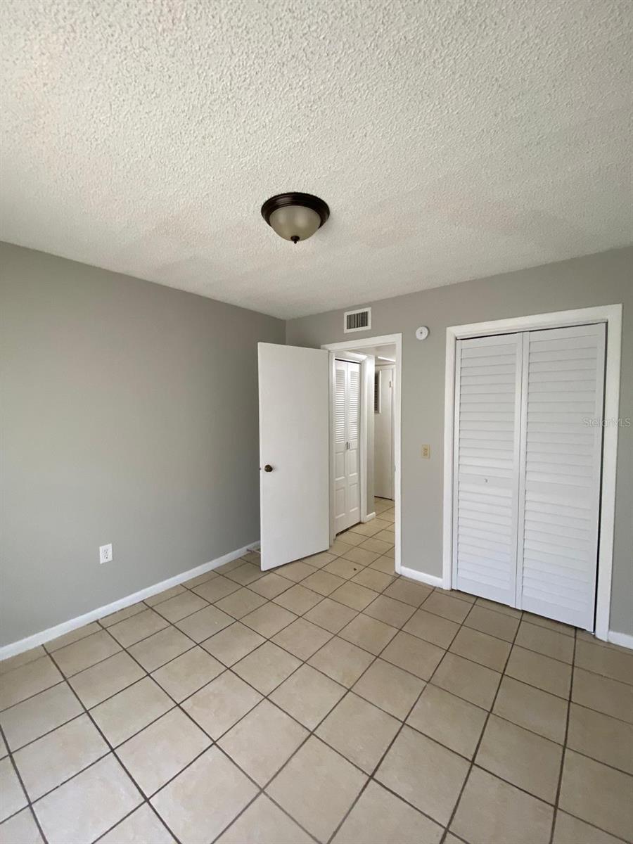 Image 7 of 11 For 650 Avenue J Nw 202