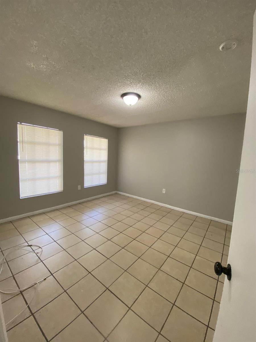 Image 8 of 11 For 650 Avenue J Nw 202