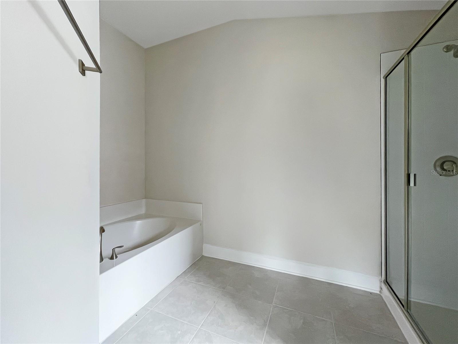Listing photo id 6 for 4284 Sagefield Drive