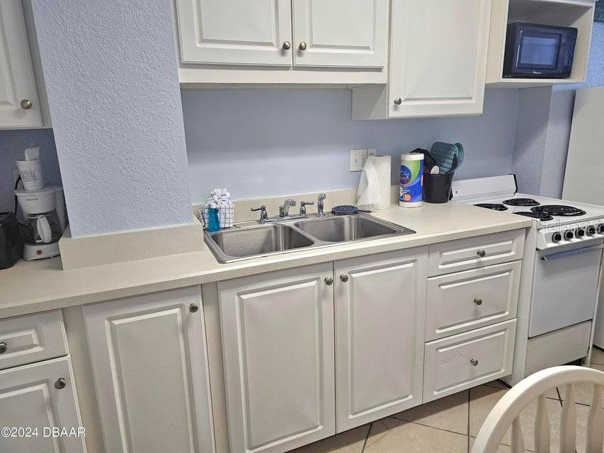 Image 3 of 23 For 1233 Atlantic Avenue 1040