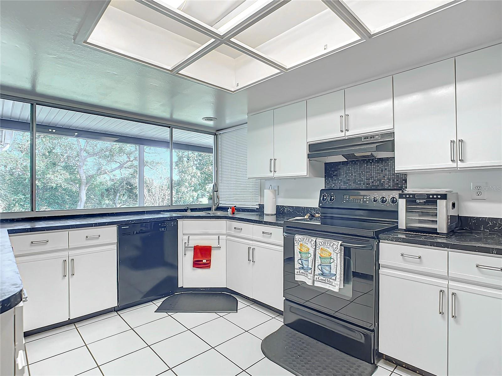 Image 14 of 64 For 2281 Union Circle