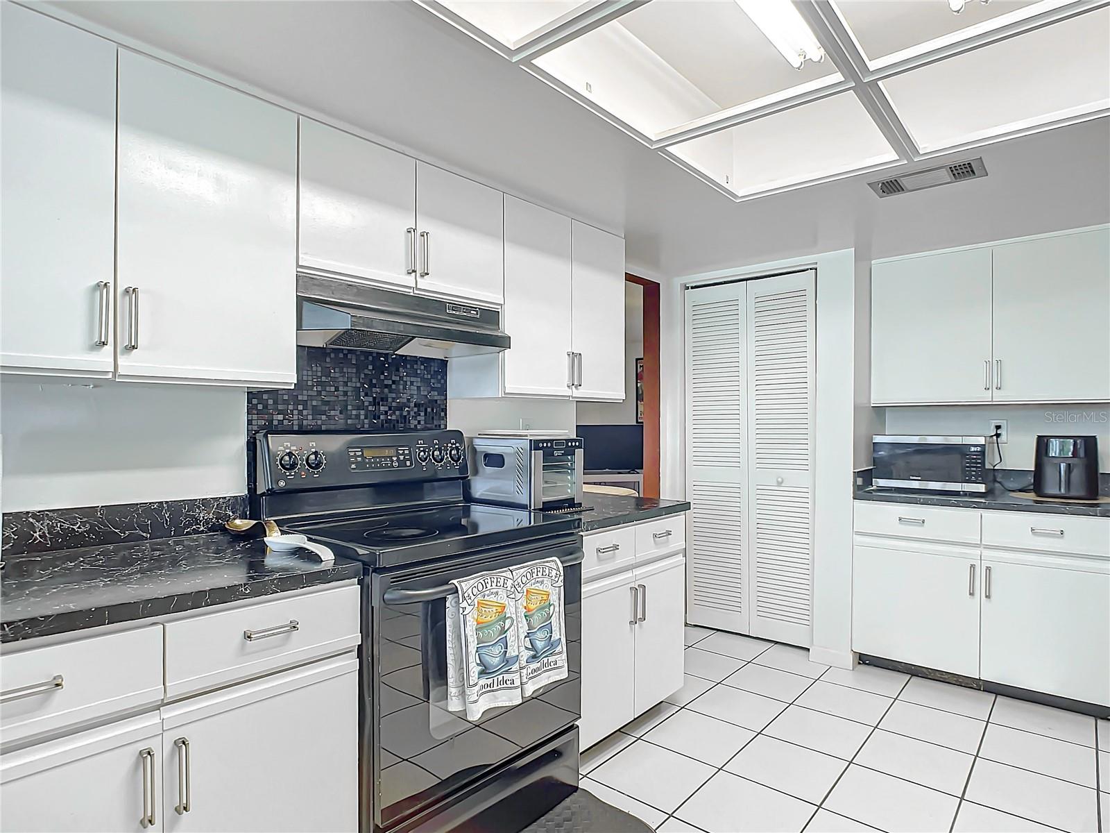 Image 15 of 64 For 2281 Union Circle