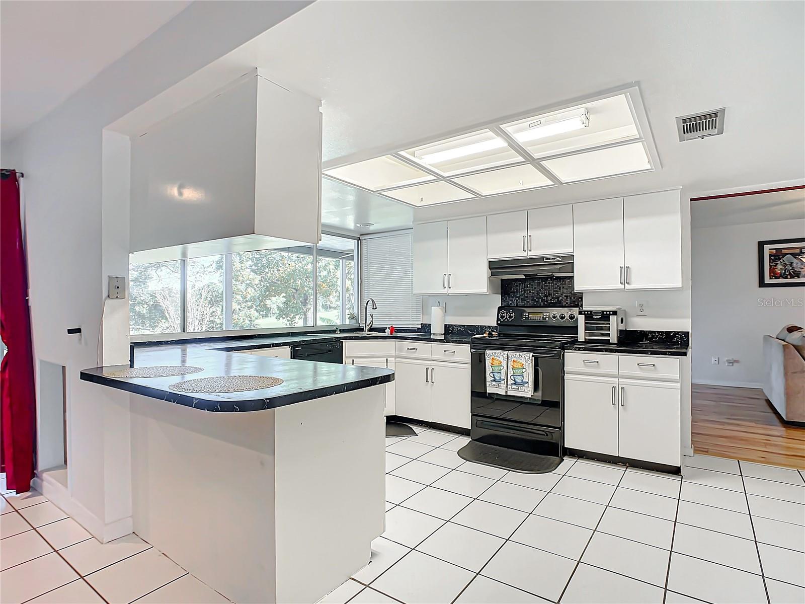 Image 16 of 64 For 2281 Union Circle