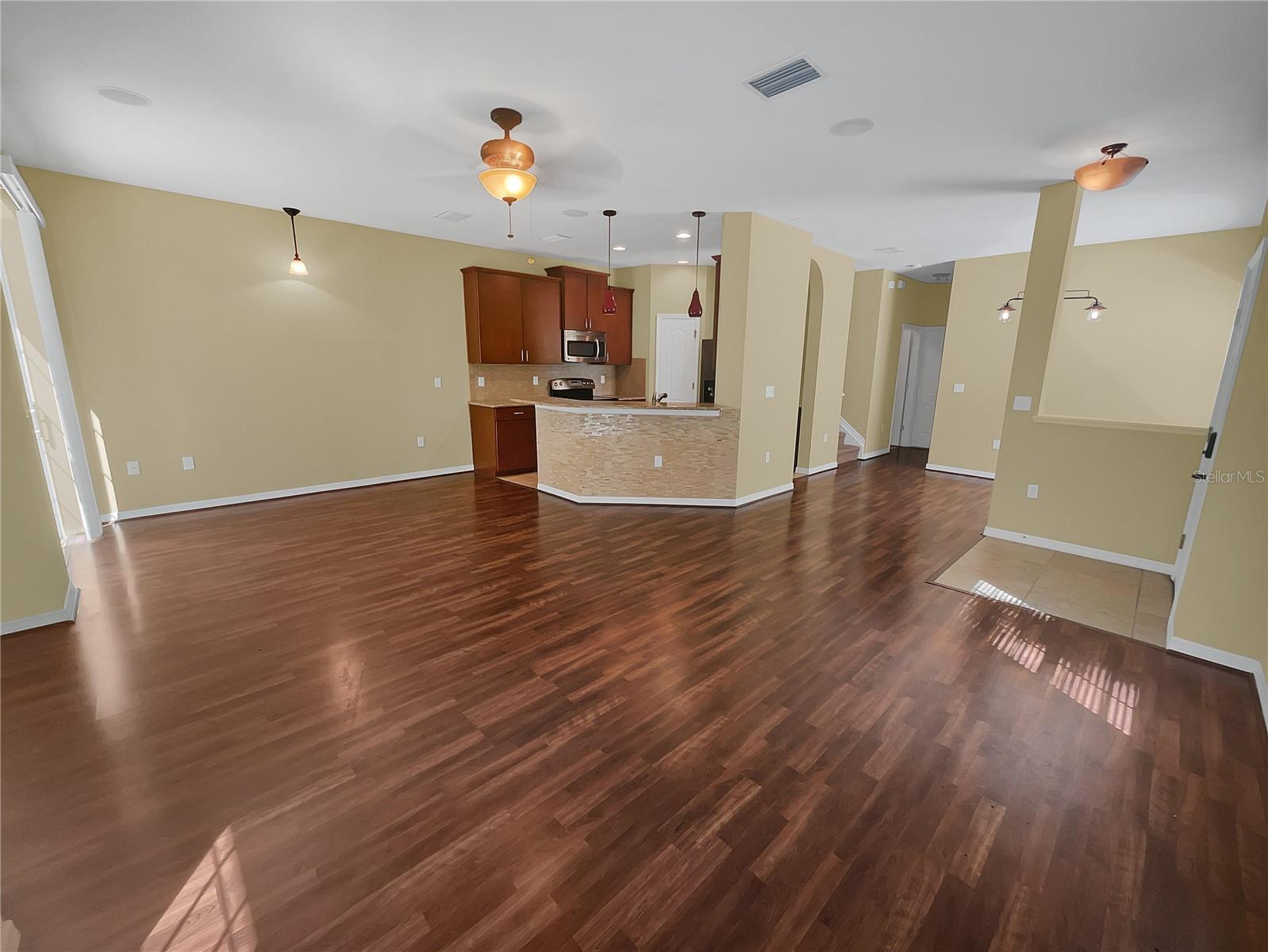 Image 11 of 21 For 7001 Interbay Boulevard 210