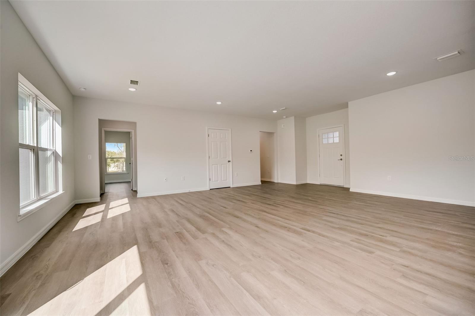 Image 10 of 40 For 1308 Hillsborough Court