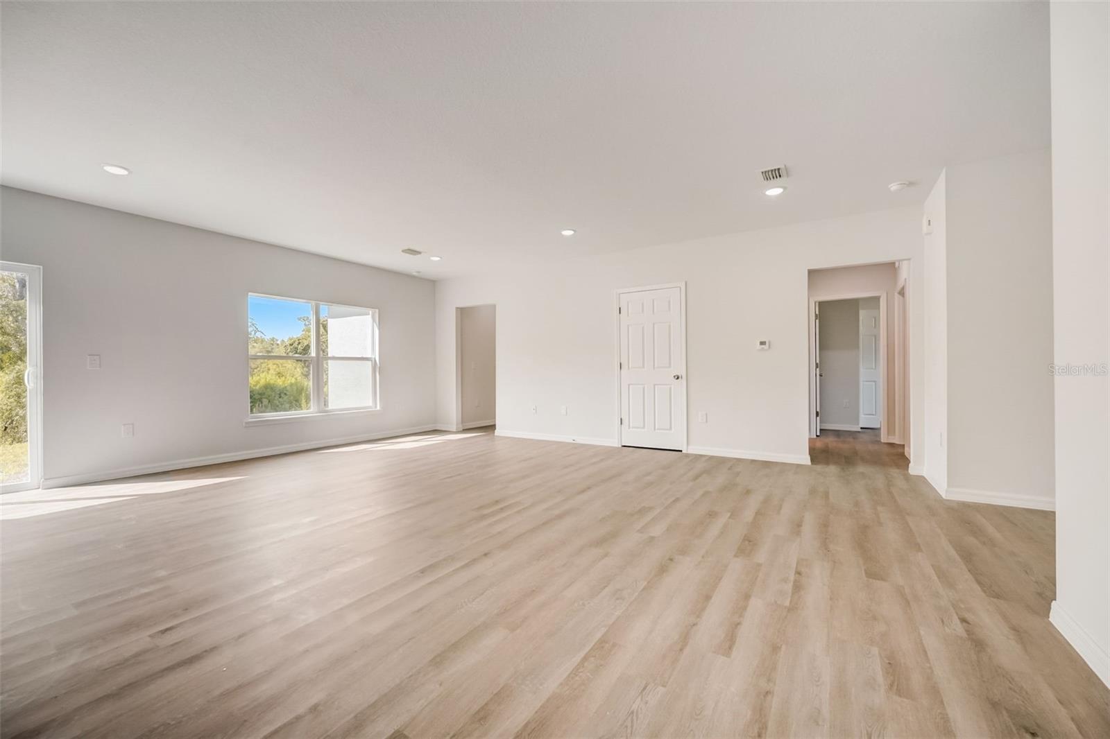 Image 15 of 40 For 1308 Hillsborough Court