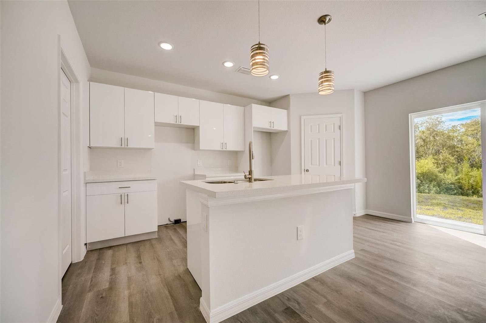 Image 2 of 40 For 1308 Hillsborough Court