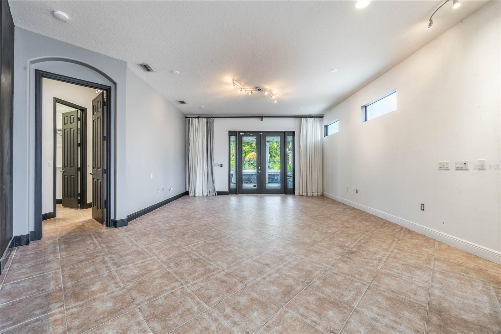 Image 6 of 45 For 349 La Creek Court