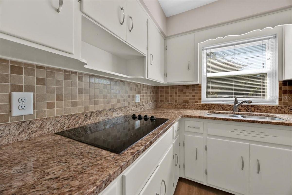 Image 10 of 26 For 2811 Vine Street
