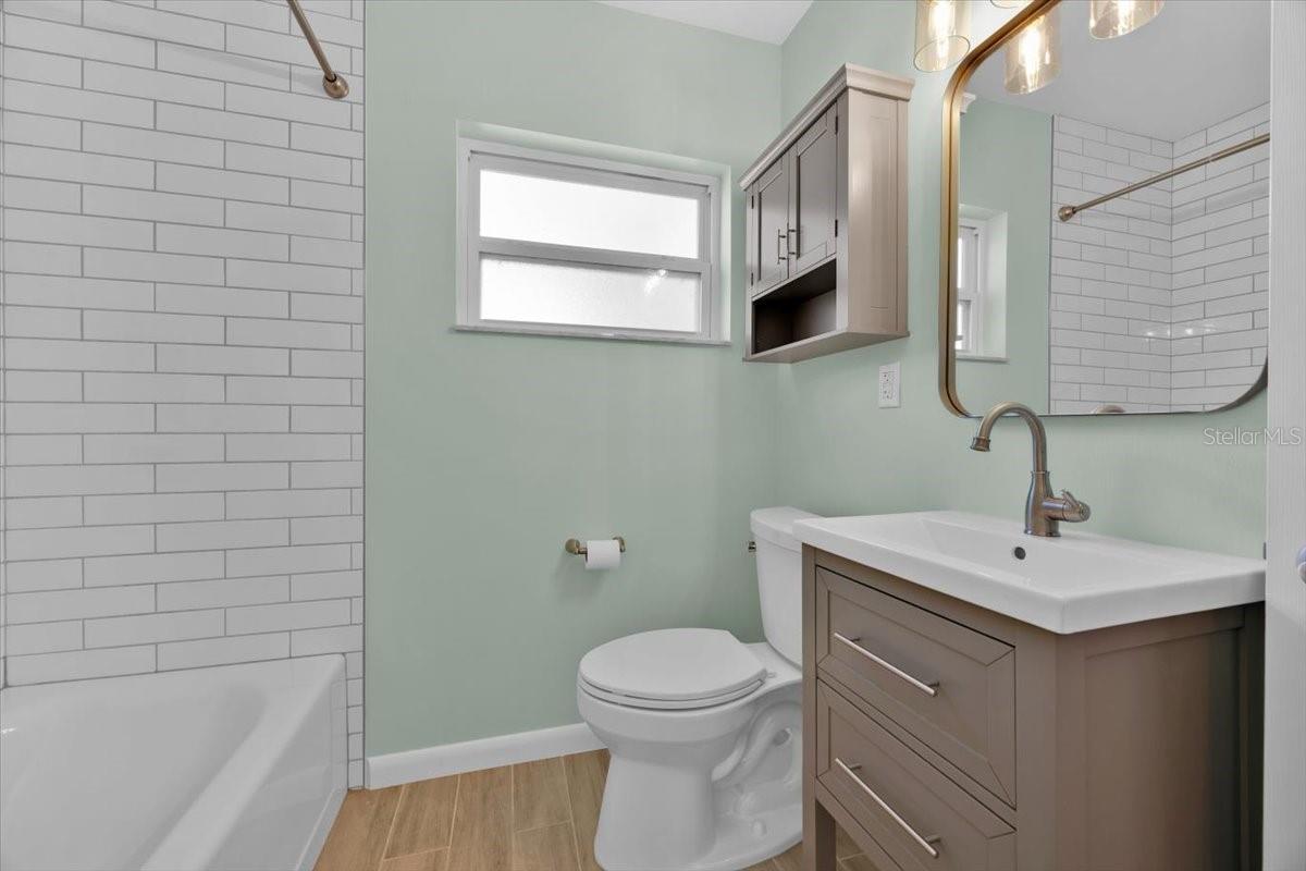 Image 11 of 26 For 2811 Vine Street