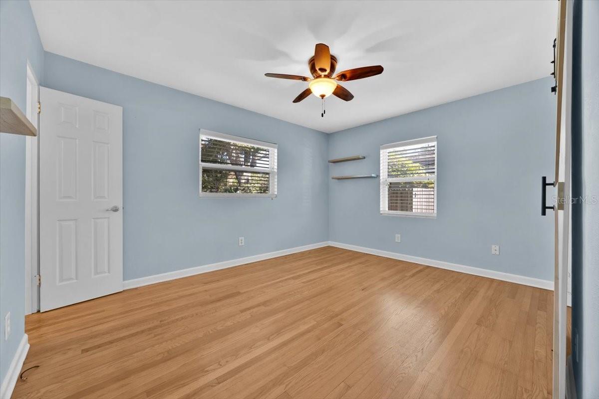 Image 15 of 26 For 2811 Vine Street