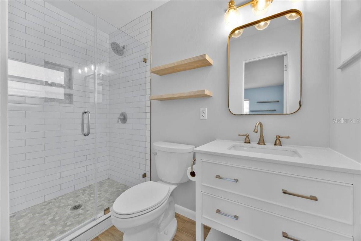 Image 17 of 26 For 2811 Vine Street