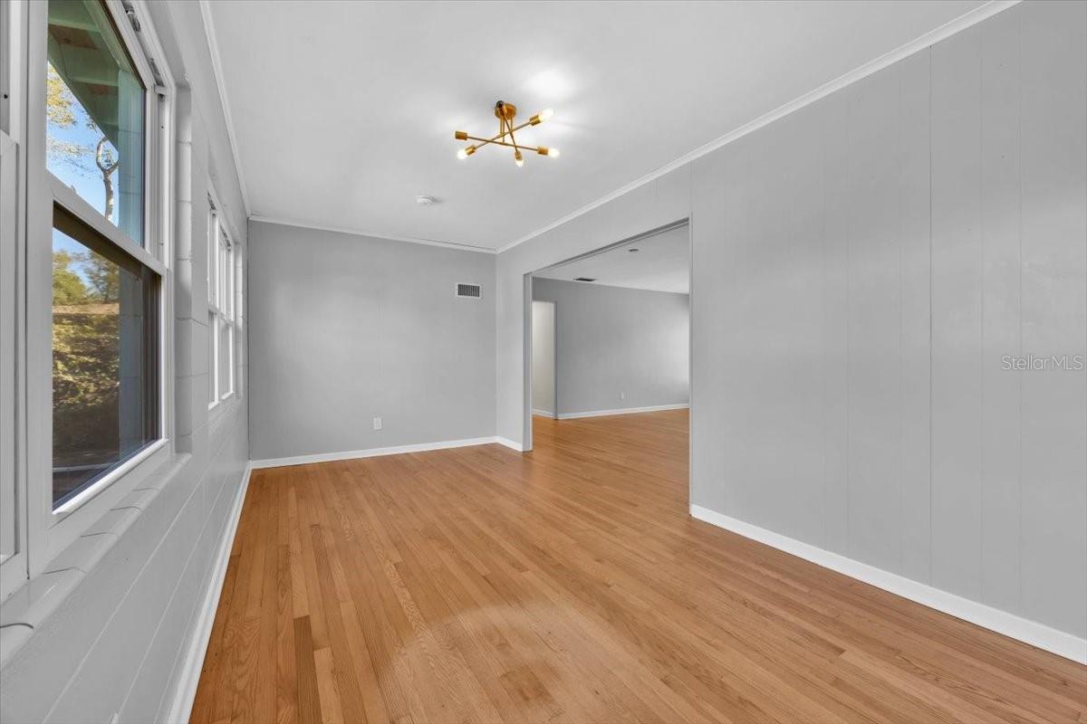 Image 19 of 26 For 2811 Vine Street