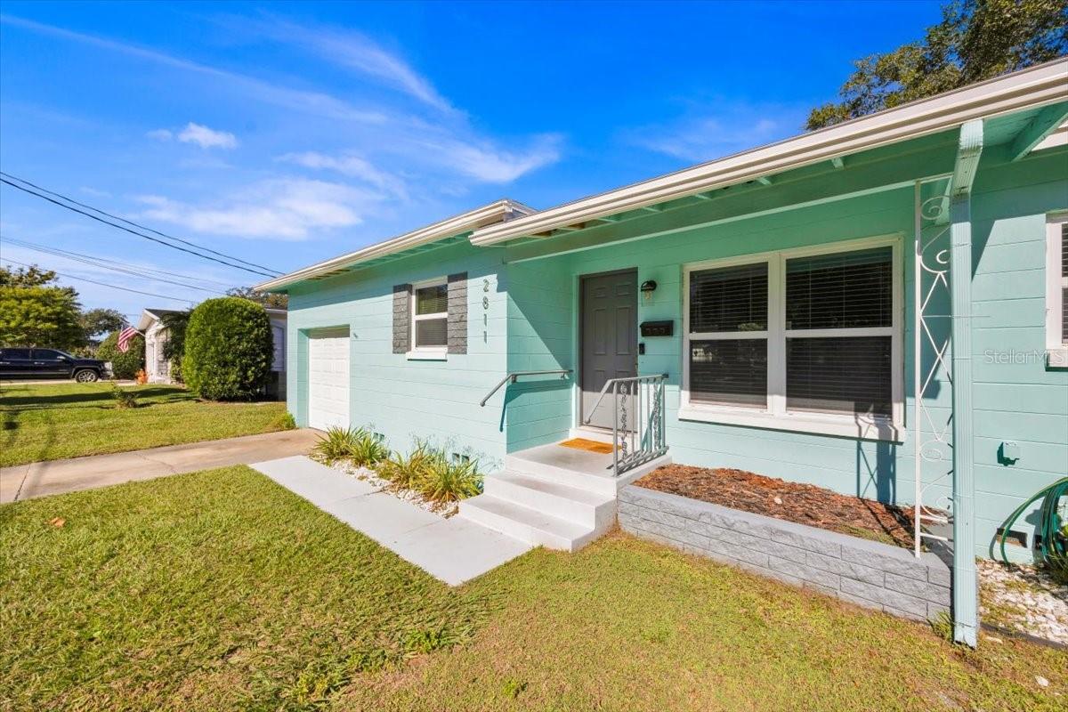 Image 4 of 26 For 2811 Vine Street