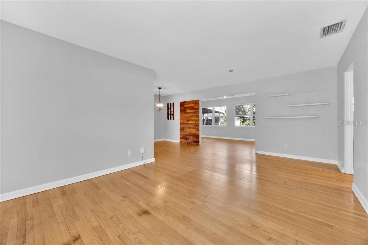 Image 5 of 26 For 2811 Vine Street