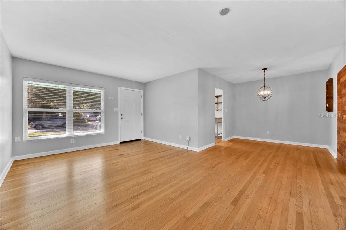 Image 6 of 26 For 2811 Vine Street