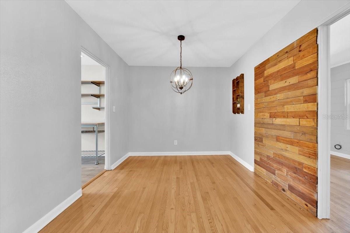 Image 7 of 26 For 2811 Vine Street
