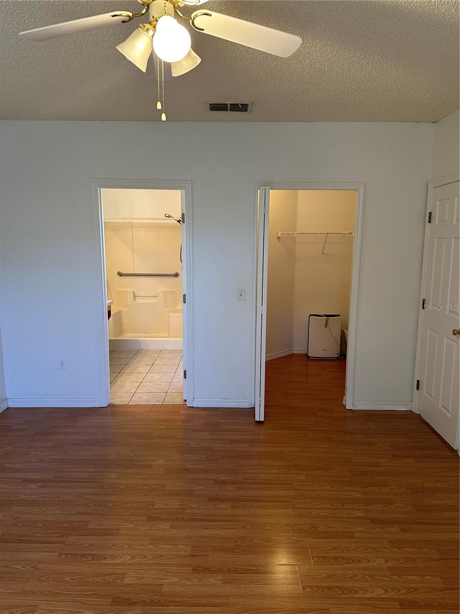 Image 11 of 50 For 305 Erie Court