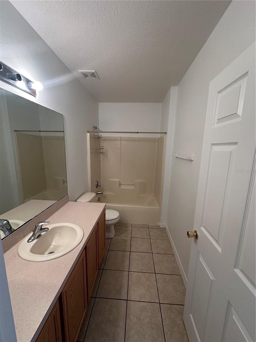 Image 12 of 50 For 305 Erie Court