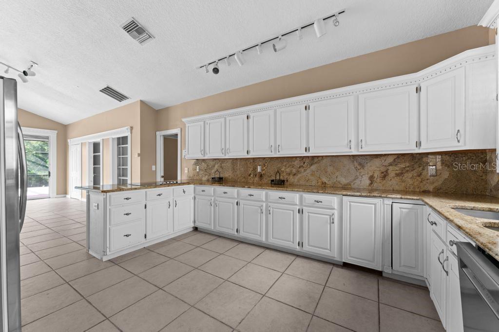 Image 16 of 59 For 2128 Lake Crescent Court