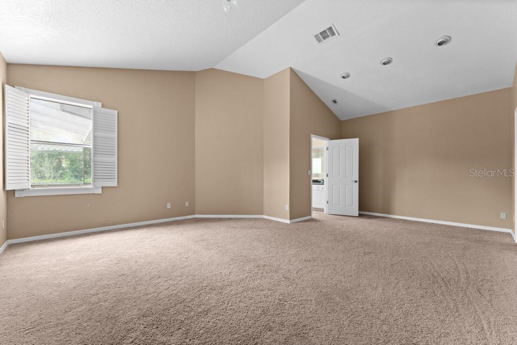 Image 18 of 59 For 2128 Lake Crescent Court