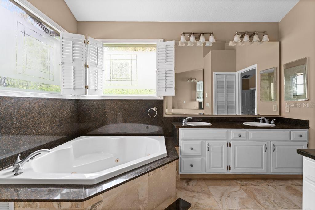 Image 22 of 59 For 2128 Lake Crescent Court