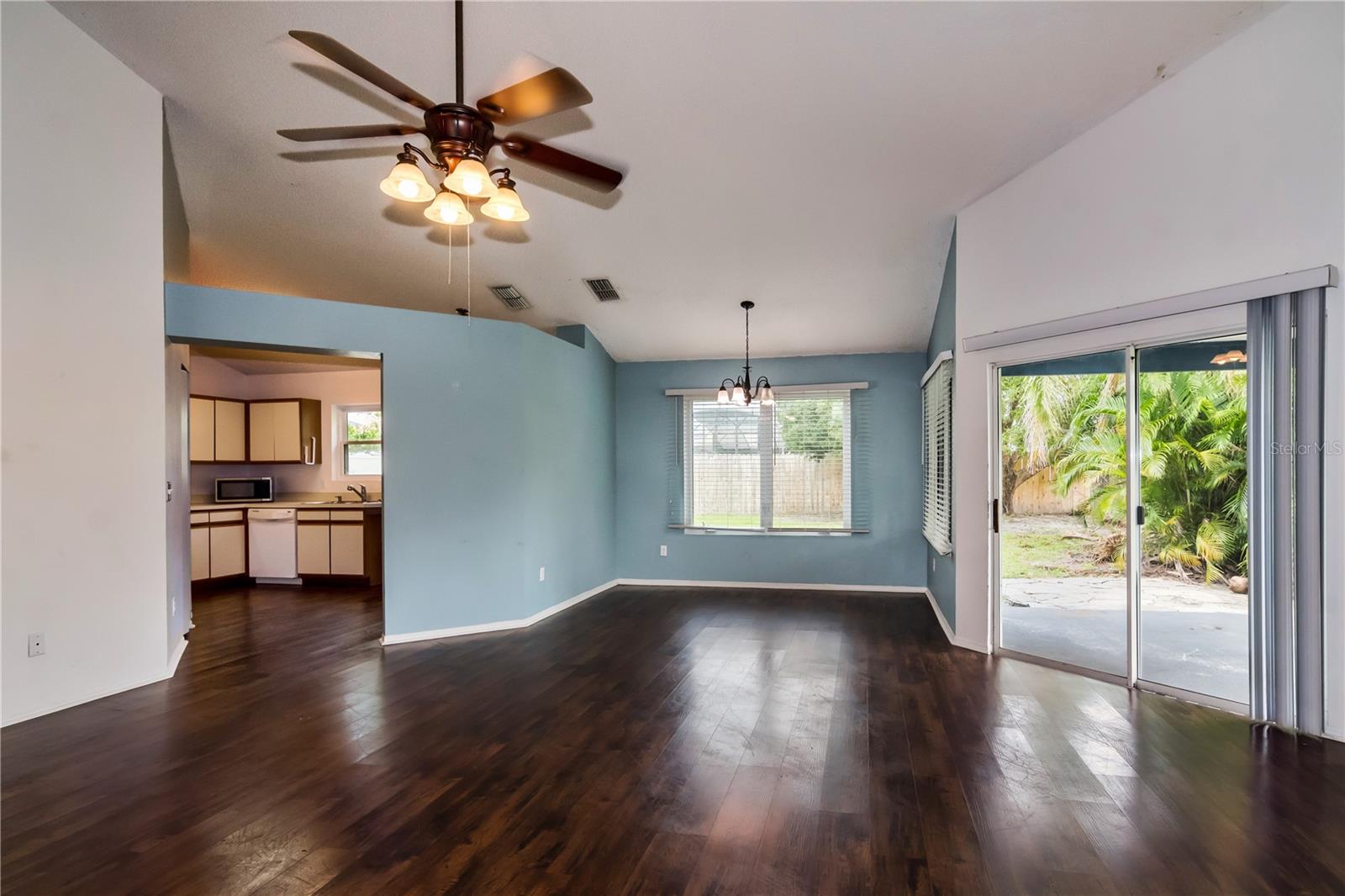 Image 3 of 19 For 10557 Glassborough Drive
