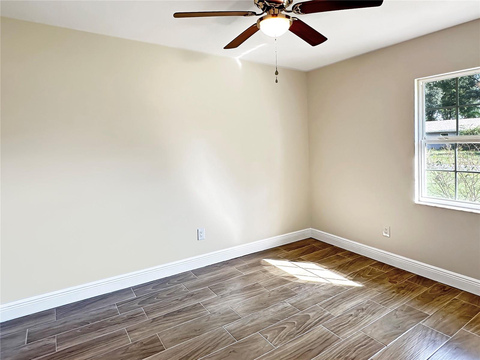 Image 13 of 21 For 511 Gardenia Drive