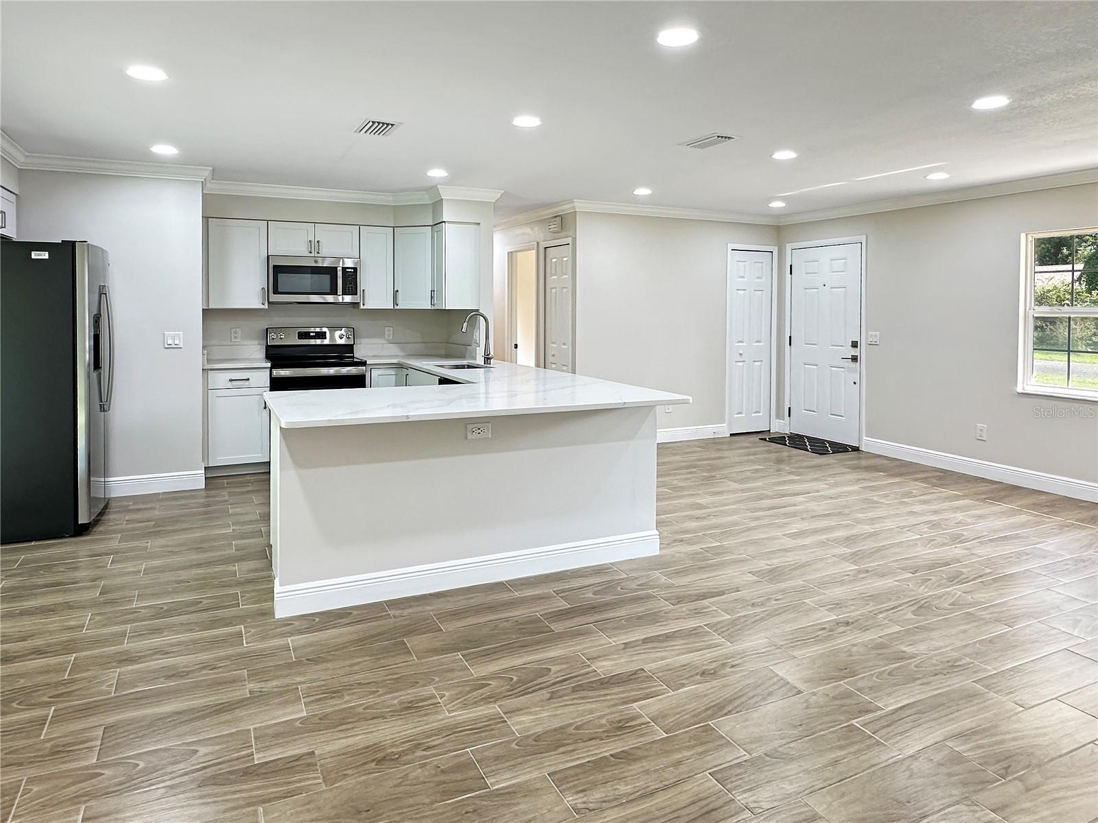 Image 4 of 21 For 511 Gardenia Drive