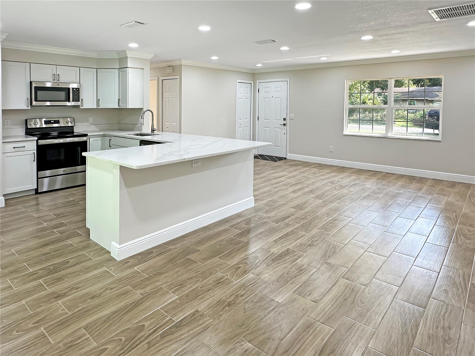 Image 5 of 21 For 511 Gardenia Drive