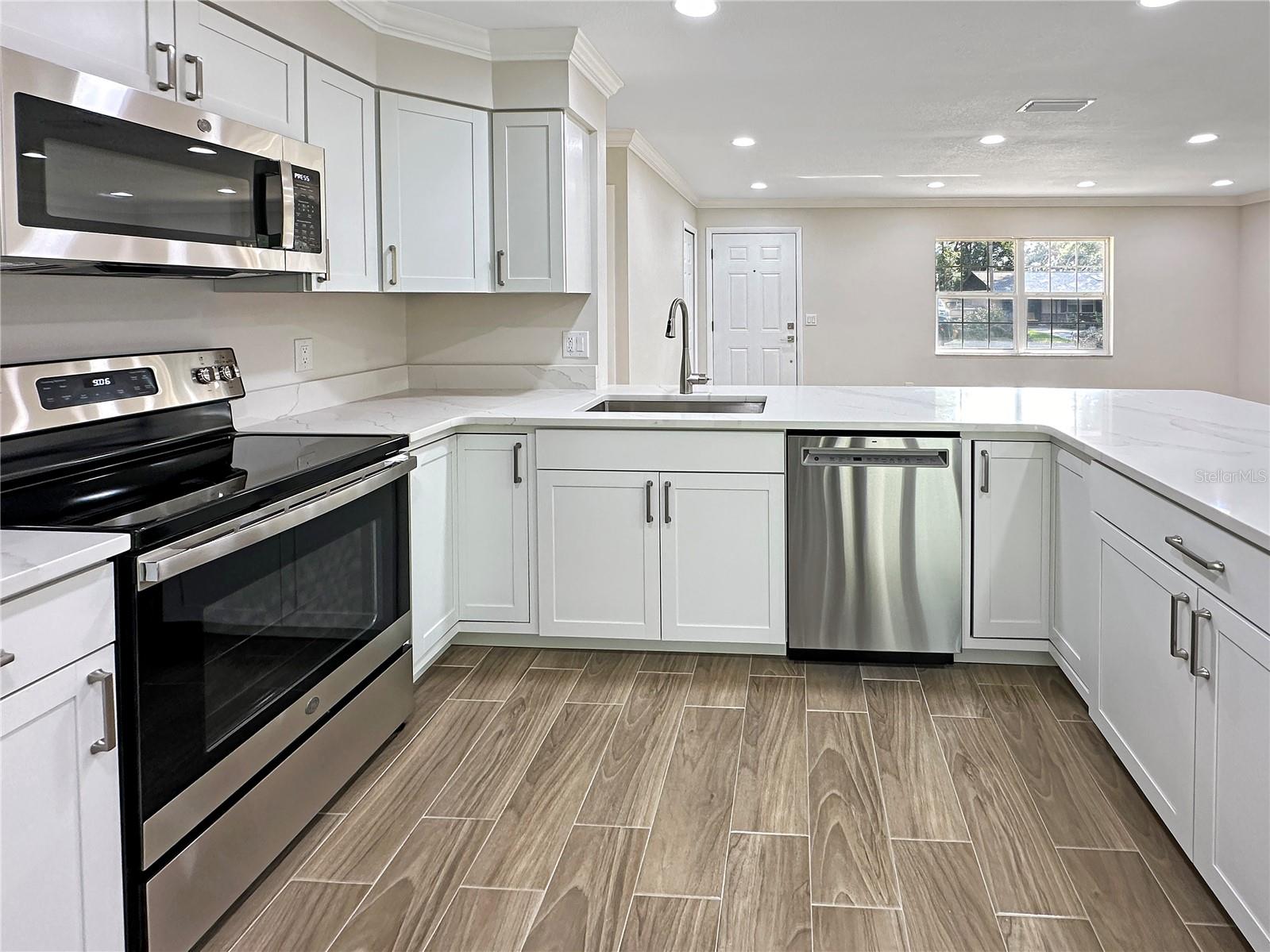 Image 6 of 21 For 511 Gardenia Drive