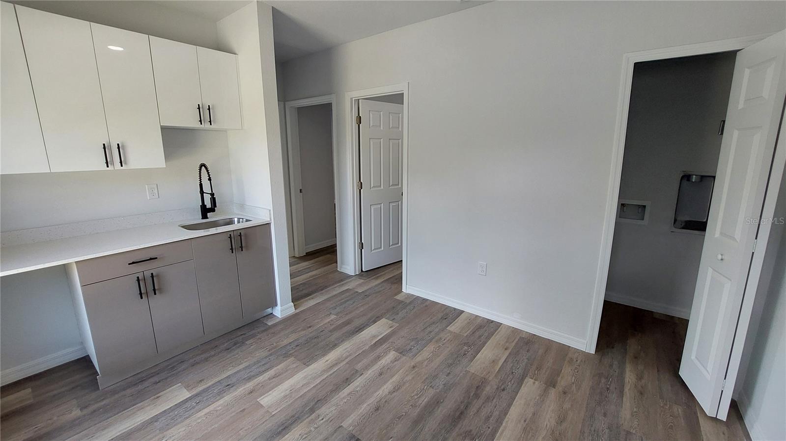 Image 11 of 28 For 1825 Lindenwood Drive