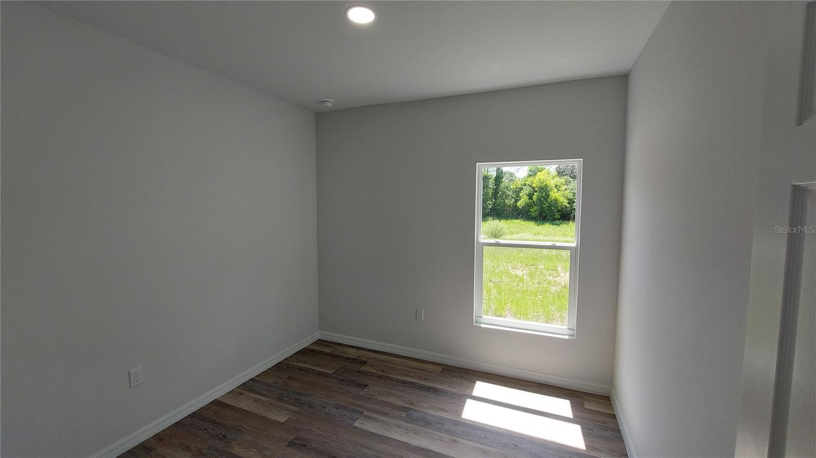 Image 13 of 28 For 1825 Lindenwood Drive