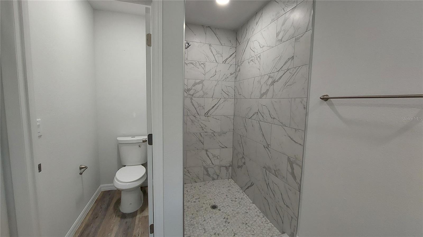 Image 21 of 28 For 1825 Lindenwood Drive