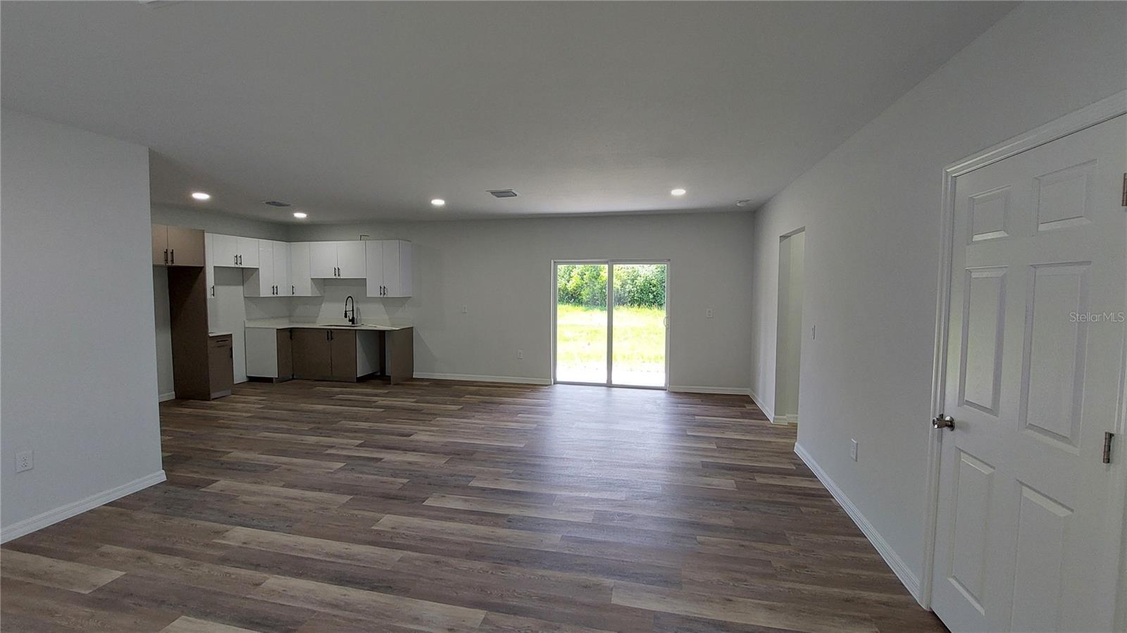 Image 7 of 28 For 1825 Lindenwood Drive