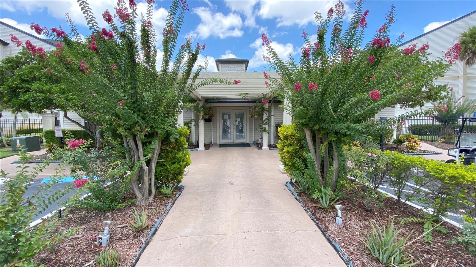 Image 31 of 40 For 1932 Lake Atriums Circle 74